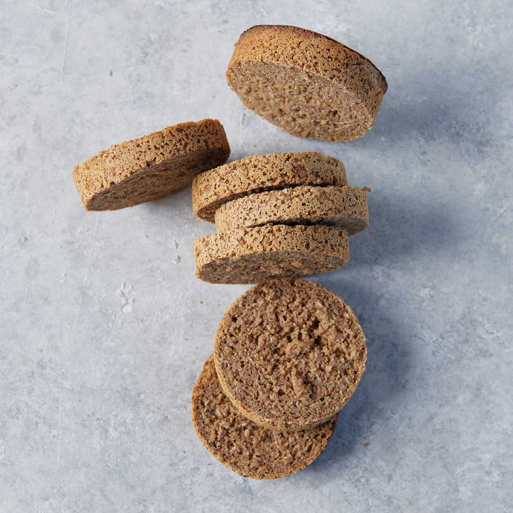 Backform für das beliebte Dosenbrot Gebackenes Brot von der Pollerbrotform