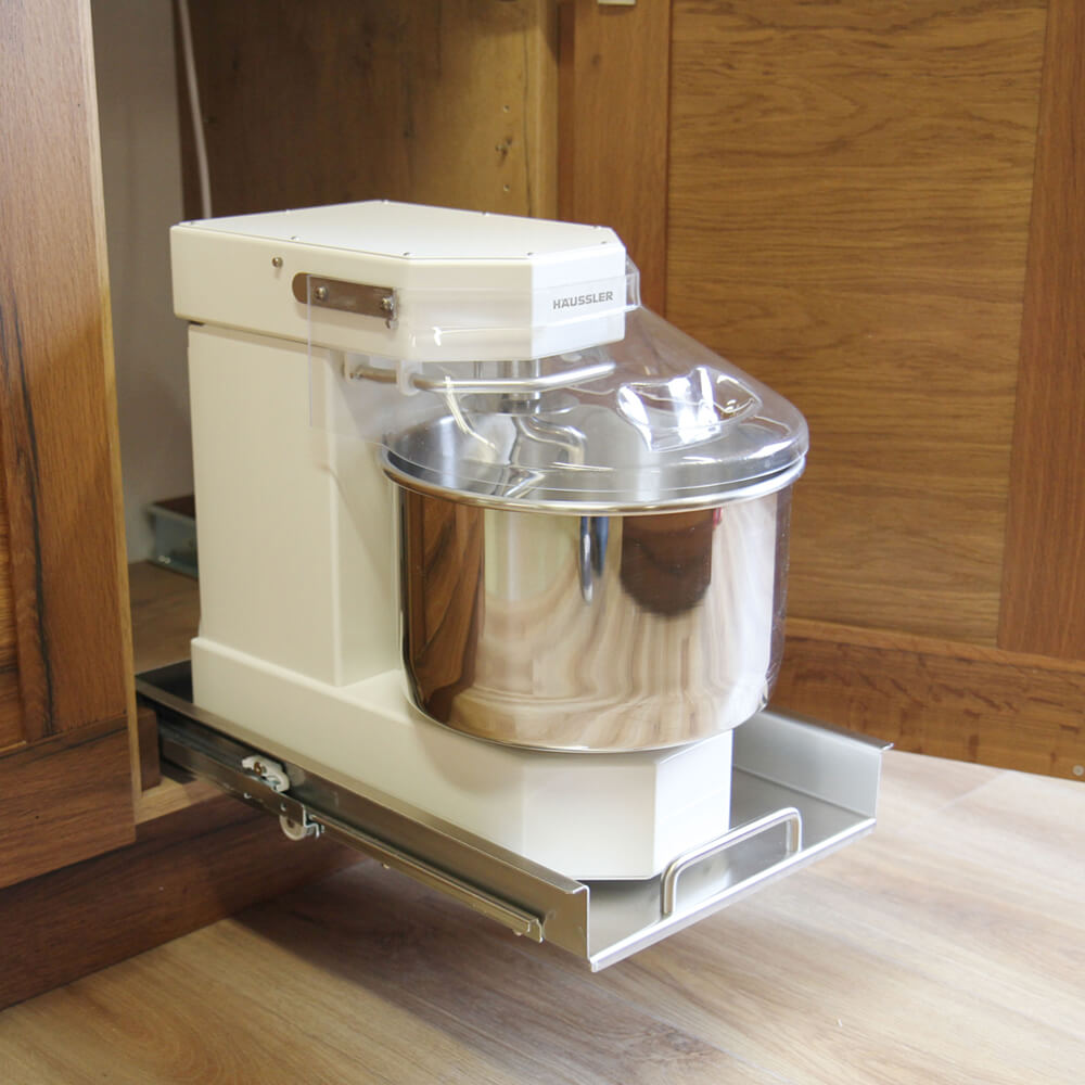 sorgt für einfaches Verstauen und freie Arbeitsfläche Alpha im Schrank mit dem Schwerlastauszug