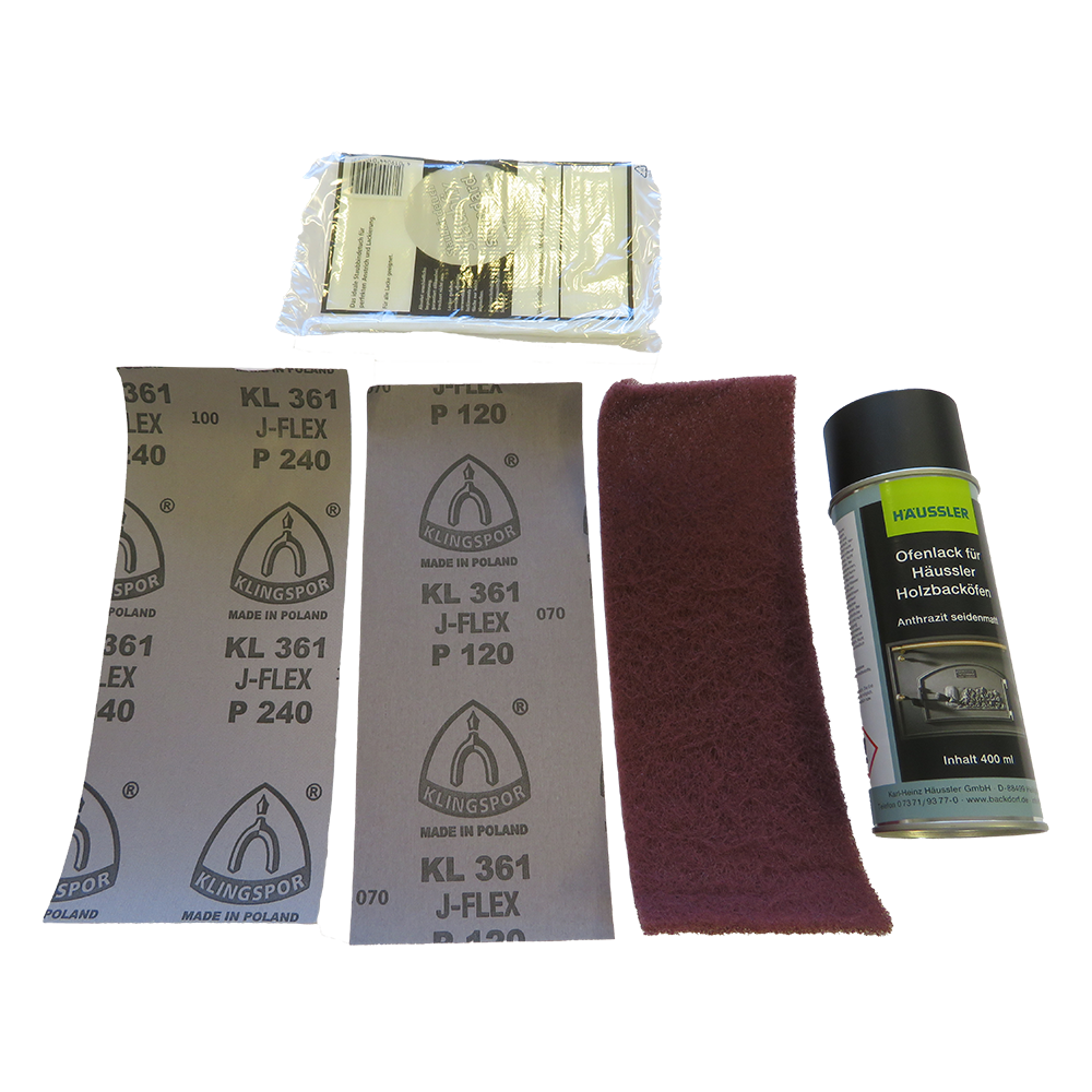 Ofenlack-Ausbesserungsset Auf dem Bild befinden sich 3 Schleifpapiere mit unterschiedlichen Körnungen und eine Lackspraydose in Anthrazit.