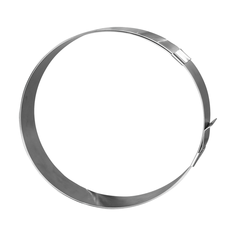 Verstellbarer Tortenring Verstellbarer runder Tortenring aus Edelstahl. Ohne Hintergrund abgebildet.