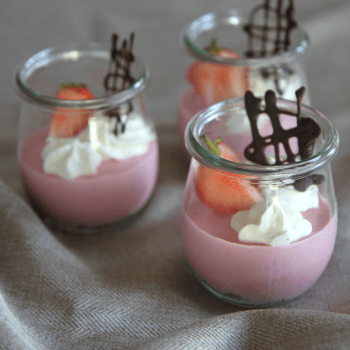 Erdbeer-Buttermilch Mousse 